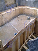 Фото деревянной опалубки для строительства чаши бассейна
