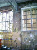 Внутренние стены спортзала Дома культуры находятся в разбитом состоянии